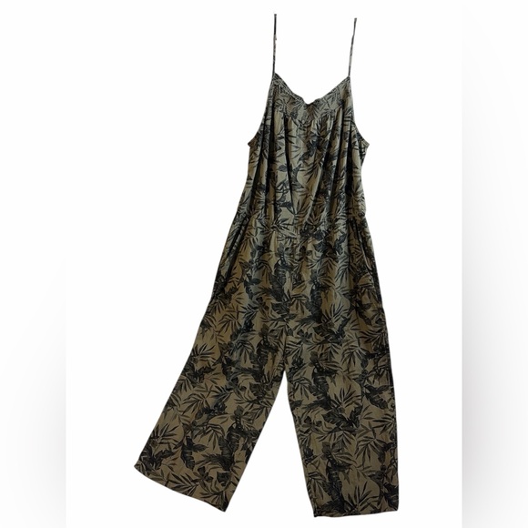 Old Navy Pants - Old Navy Black and Tan Tropical Capri Jumpsuit #213
